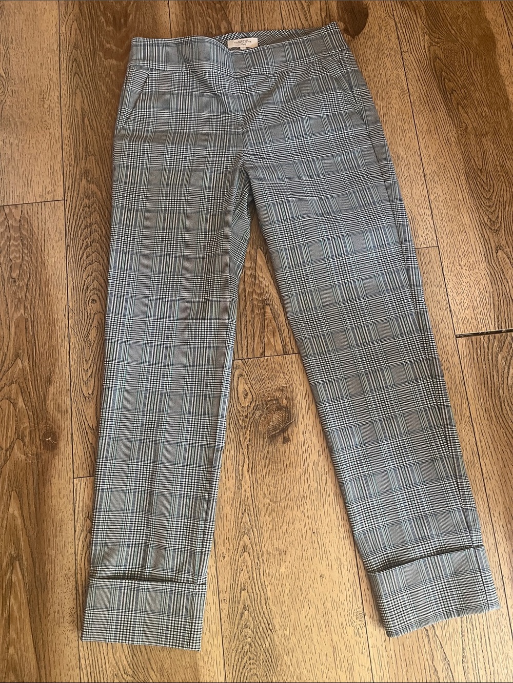 Tailored Plaid Cropped Ankle Pants in Gray